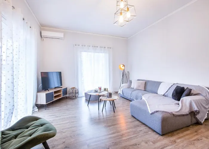 Smartstay Marousi Home With Parking