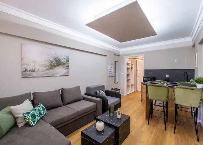 Ermou Central Studios And Suites!