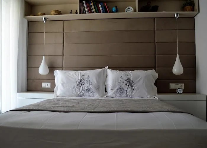 Athens Nest